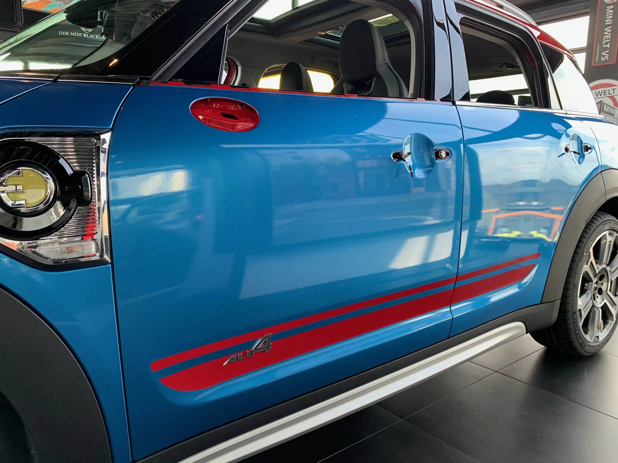 MINI Countryman – Rallyestreifen Rot – Foto 4