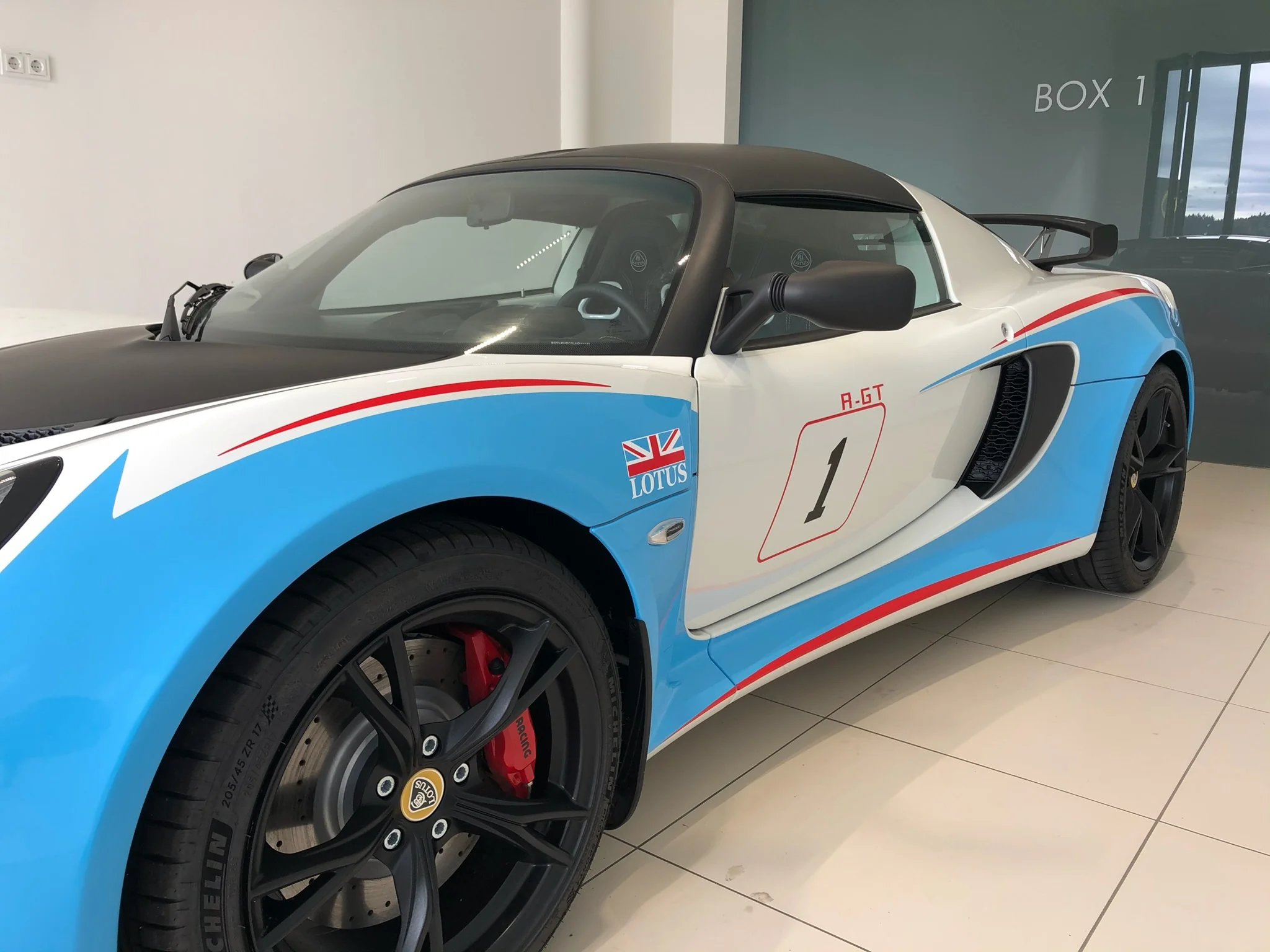 Lotus Exige – Racing-Design Hellblau/Rot – Foto 2