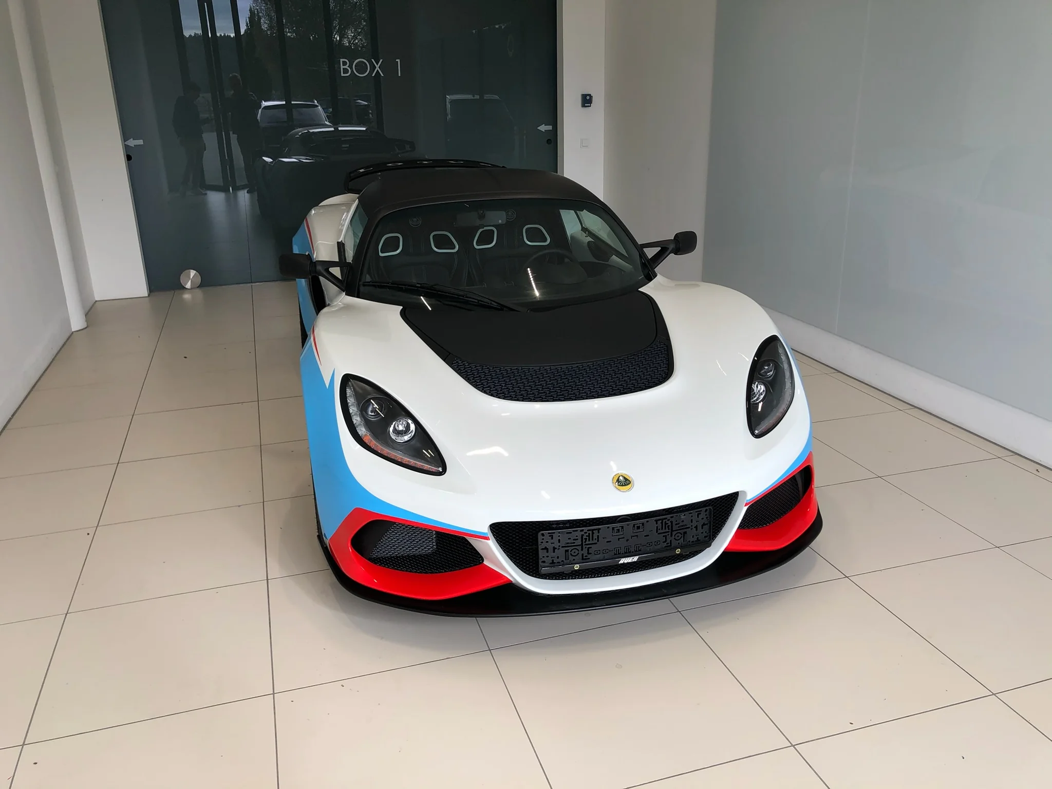Lotus Exige – Racing-Design Hellblau/Rot – Foto 8