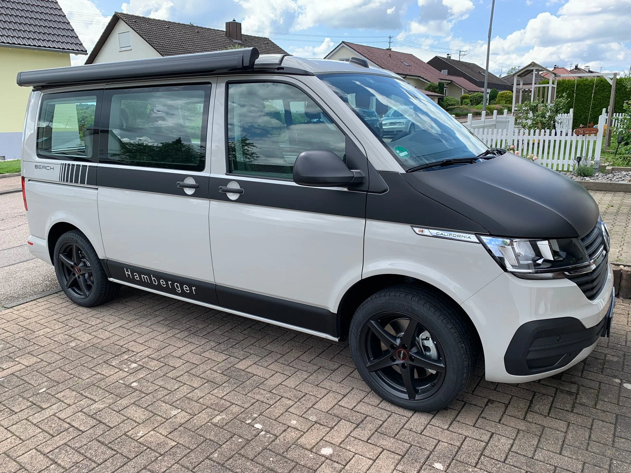 VW T6.1 California – charcoal bonnet and stripes