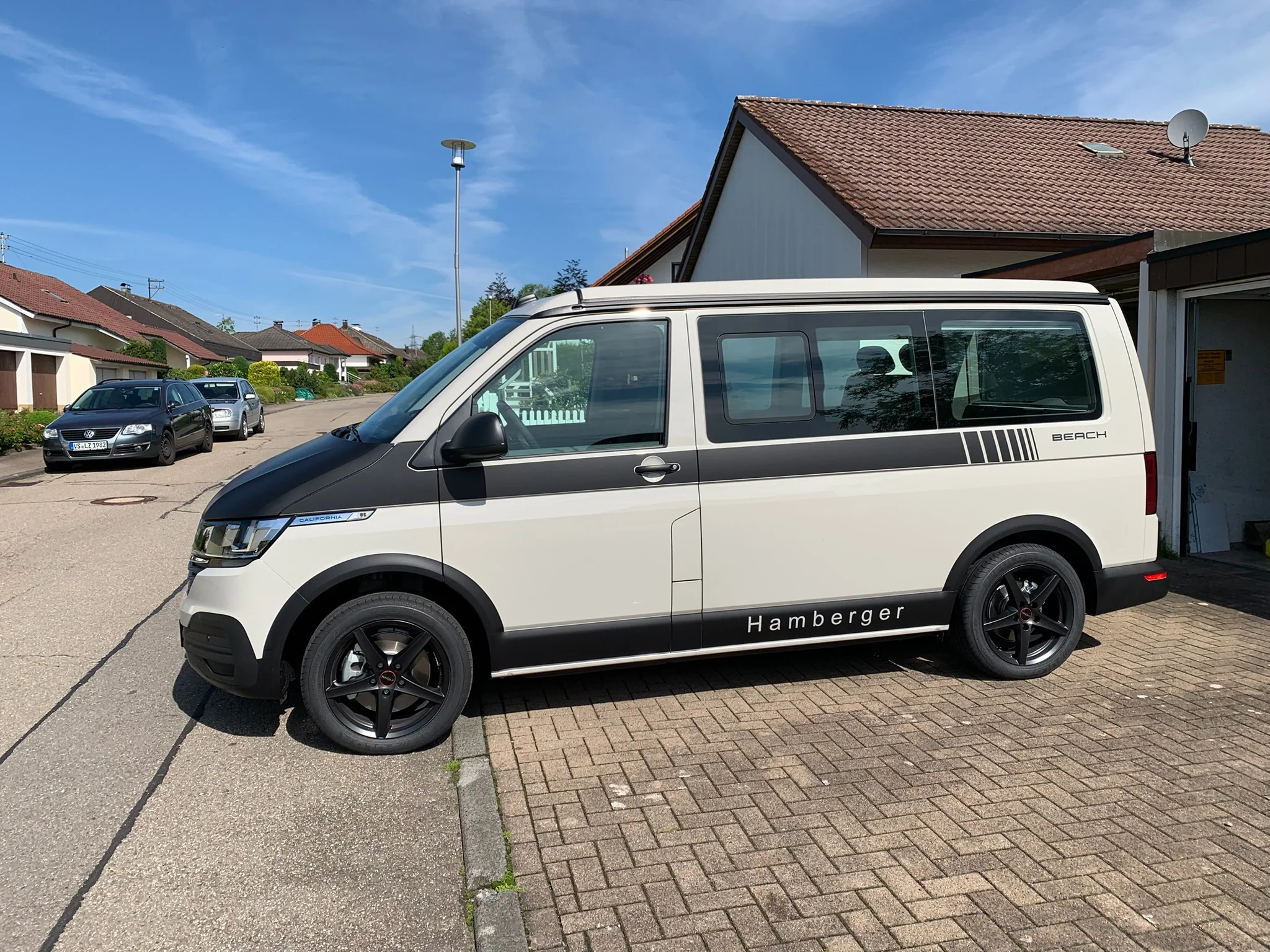 VW T6.1 California – Haube und Streifen anthrazit – Foto 4