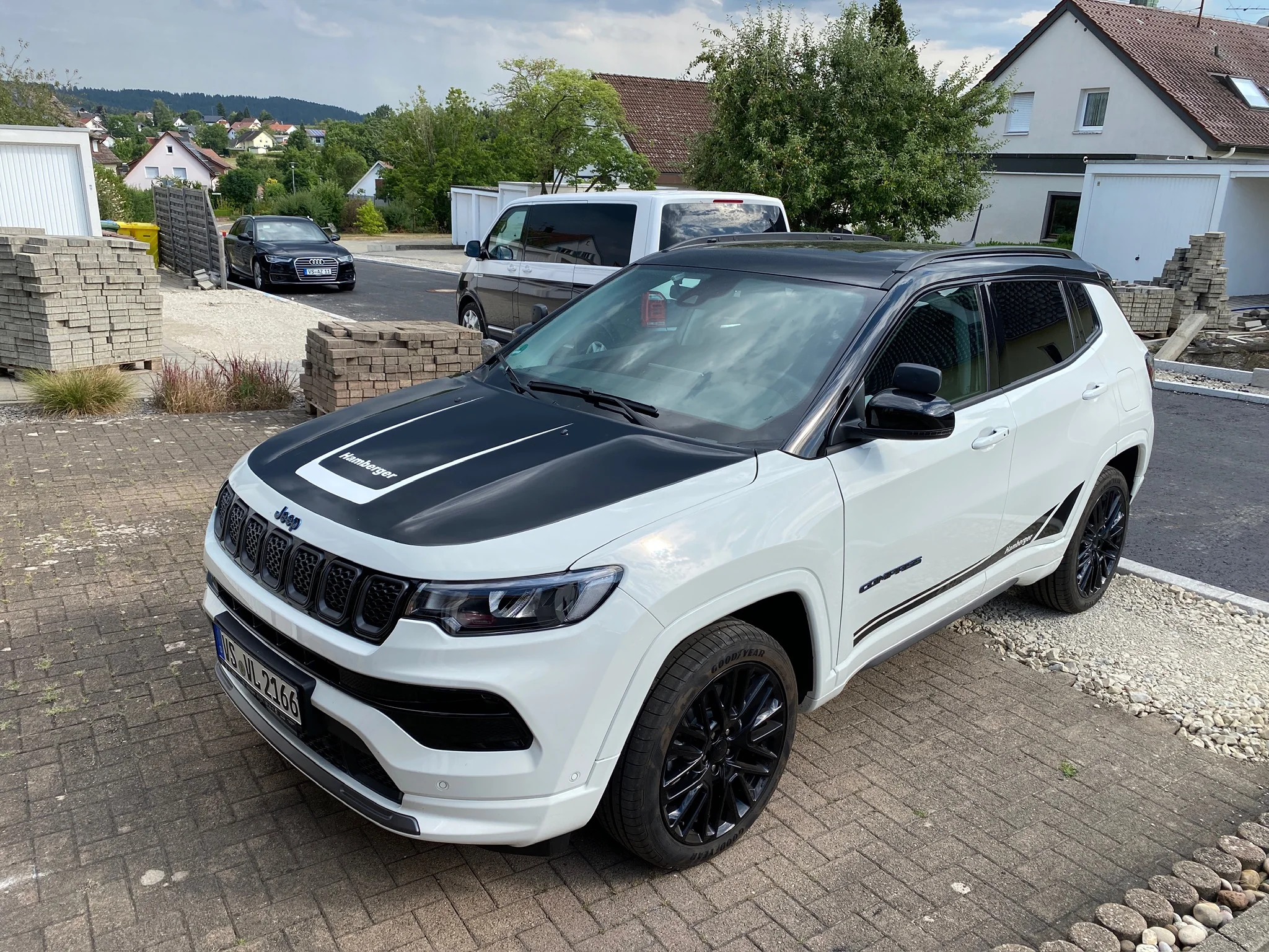 Jeep Compass – Motorhaube Schwarz mit Dekor – Foto 3