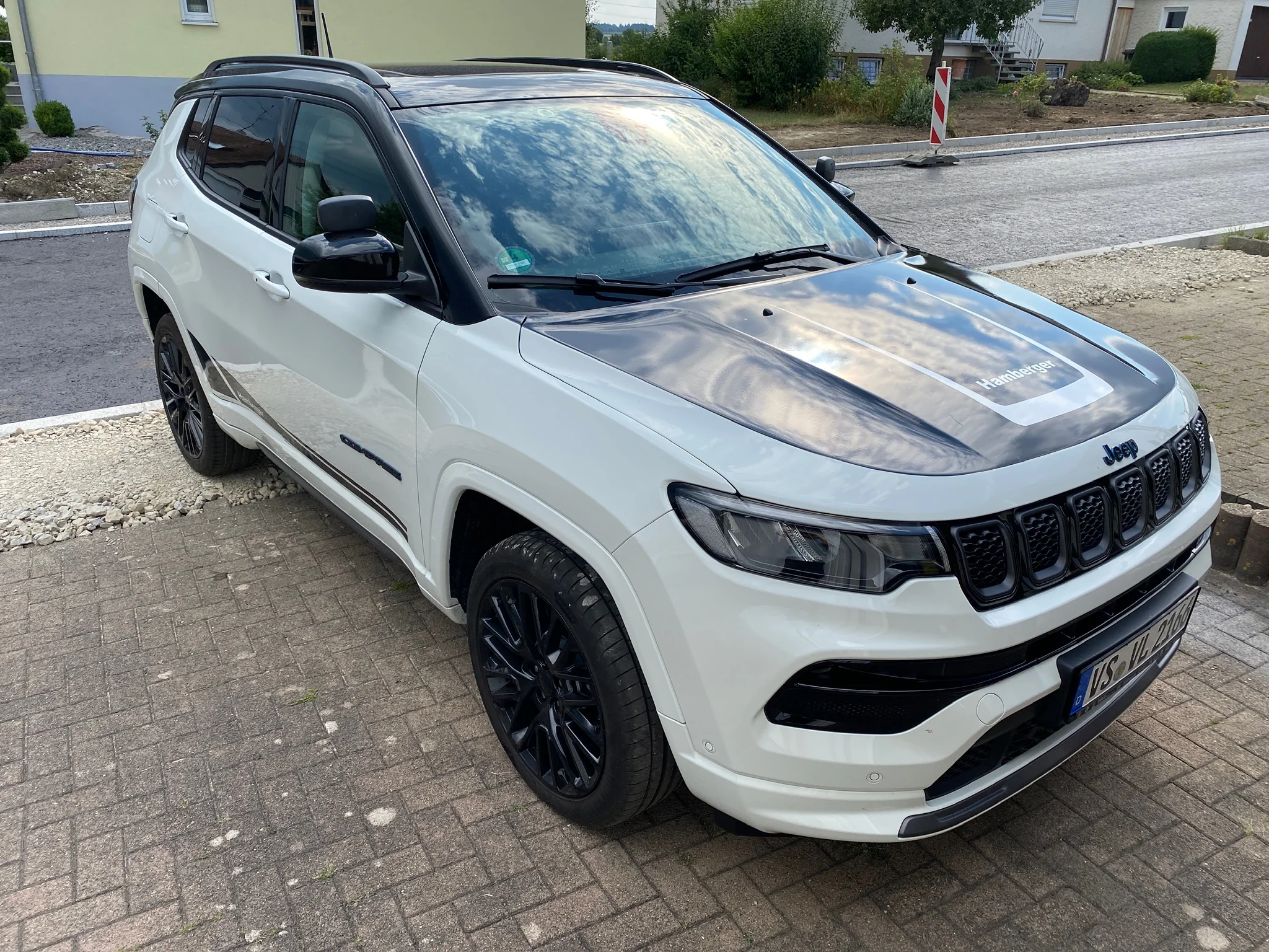 Jeep Compass – Motorhaube Schwarz mit Dekor – Foto 4