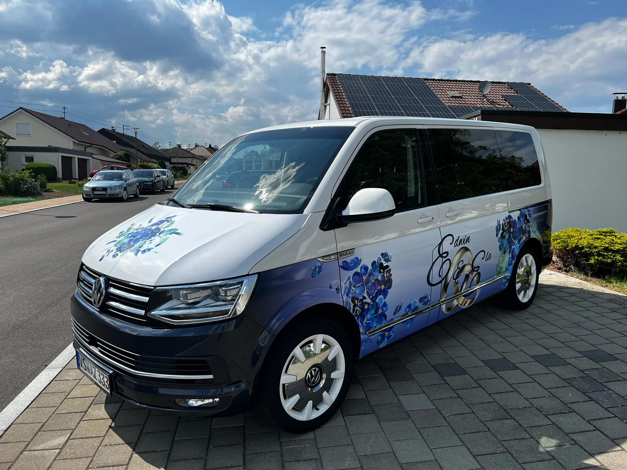 VW T6 Multivan – Hochzeitsdesign im Digitaldruck – Foto 1