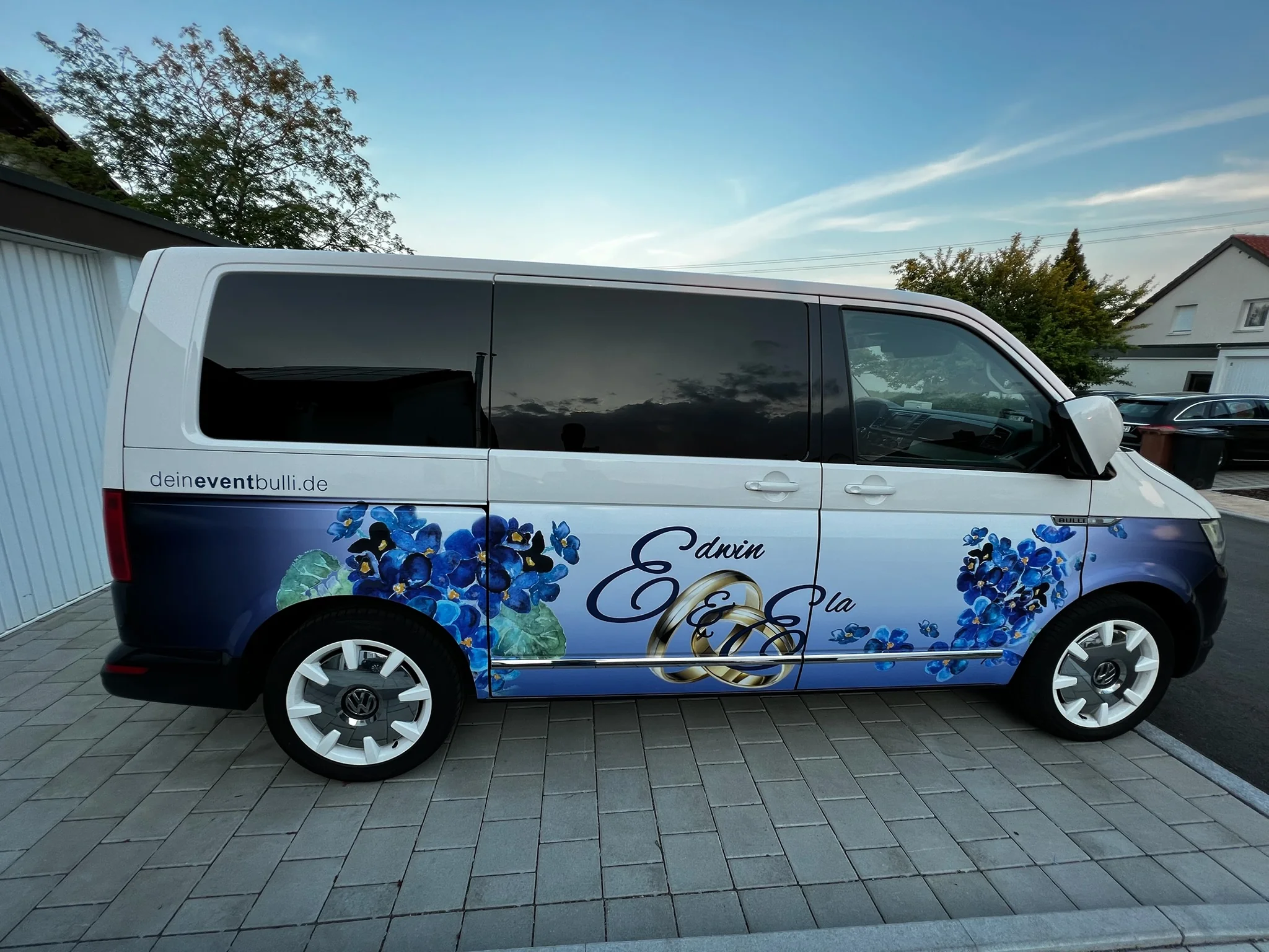 VW T6 Multivan – Hochzeitsdesign im Digitaldruck – Foto 9