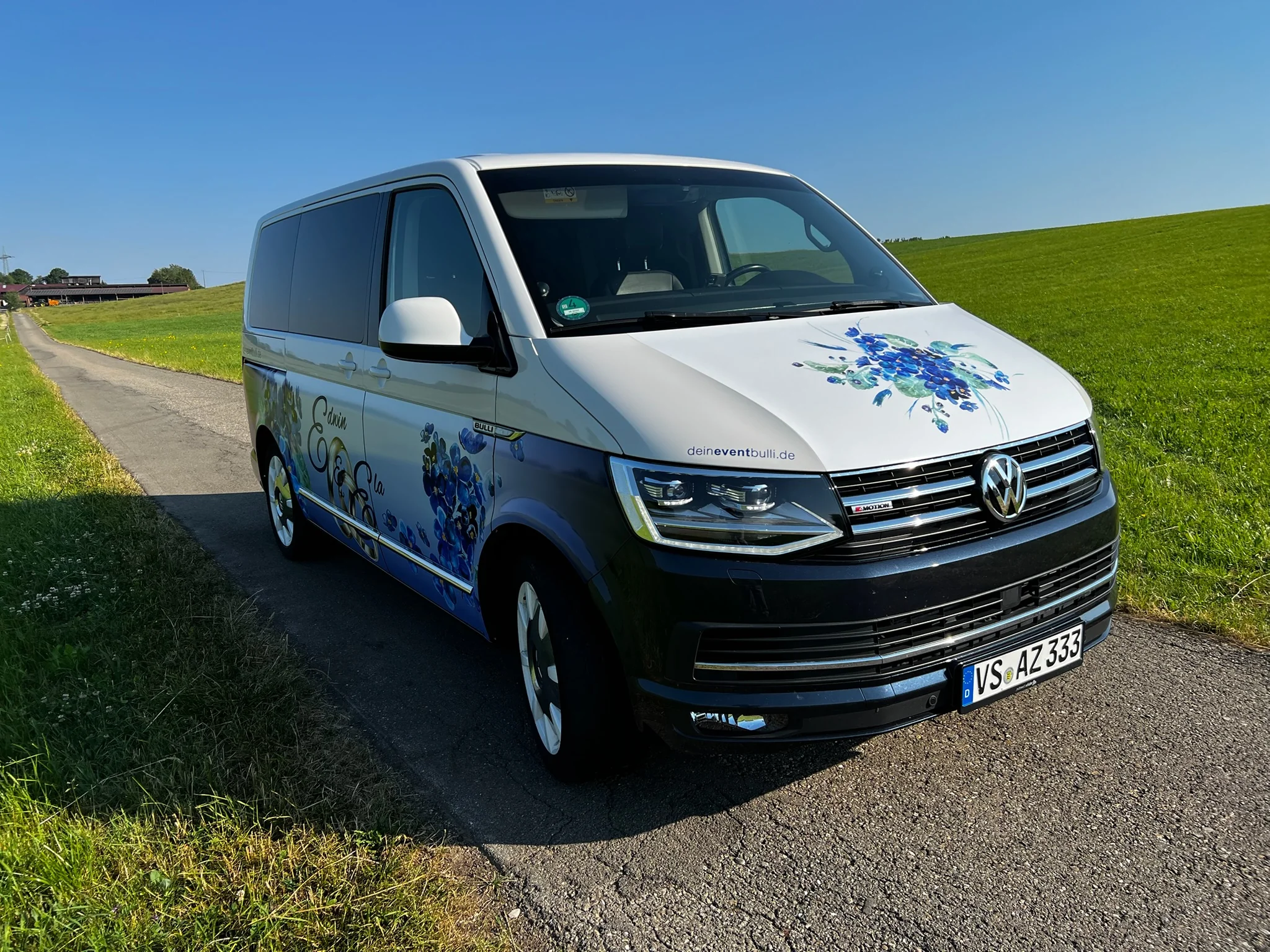 VW T6 Multivan – Hochzeitsdesign im Digitaldruck – Foto 12