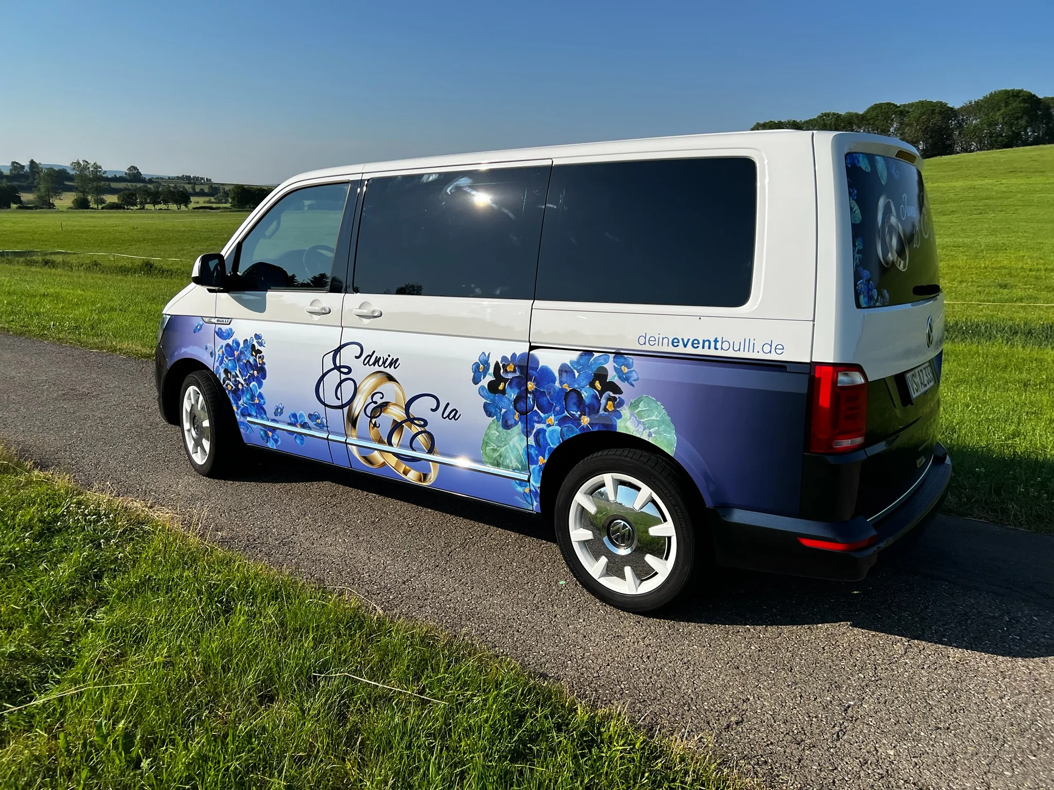 VW T6 Multivan – Hochzeitsdesign im Digitaldruck – Foto 24