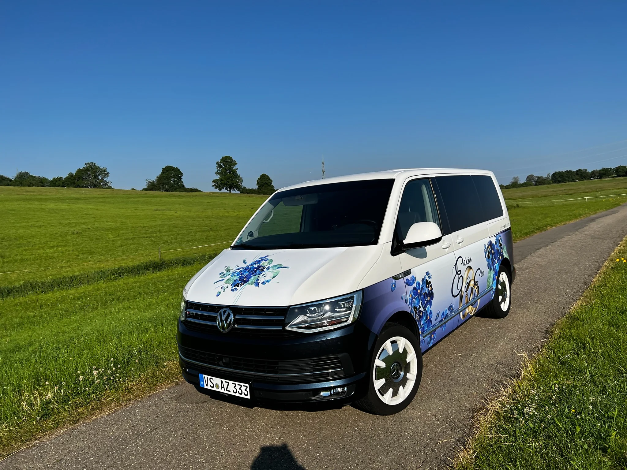 VW T6 Multivan – Hochzeitsdesign im Digitaldruck – Foto 29