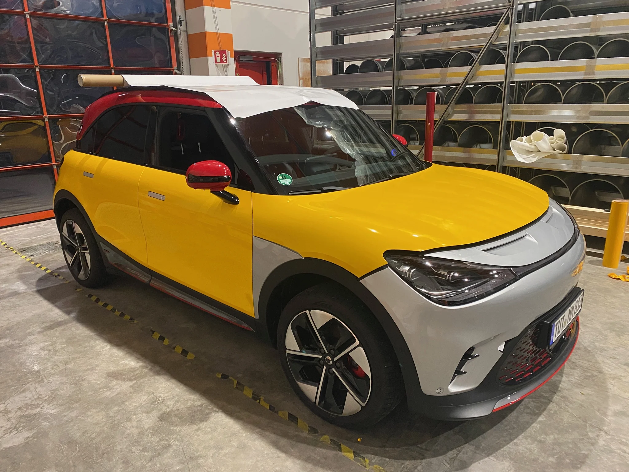 smart #1 – Vollfolierung Gelb, Dach Weiß – Foto 9