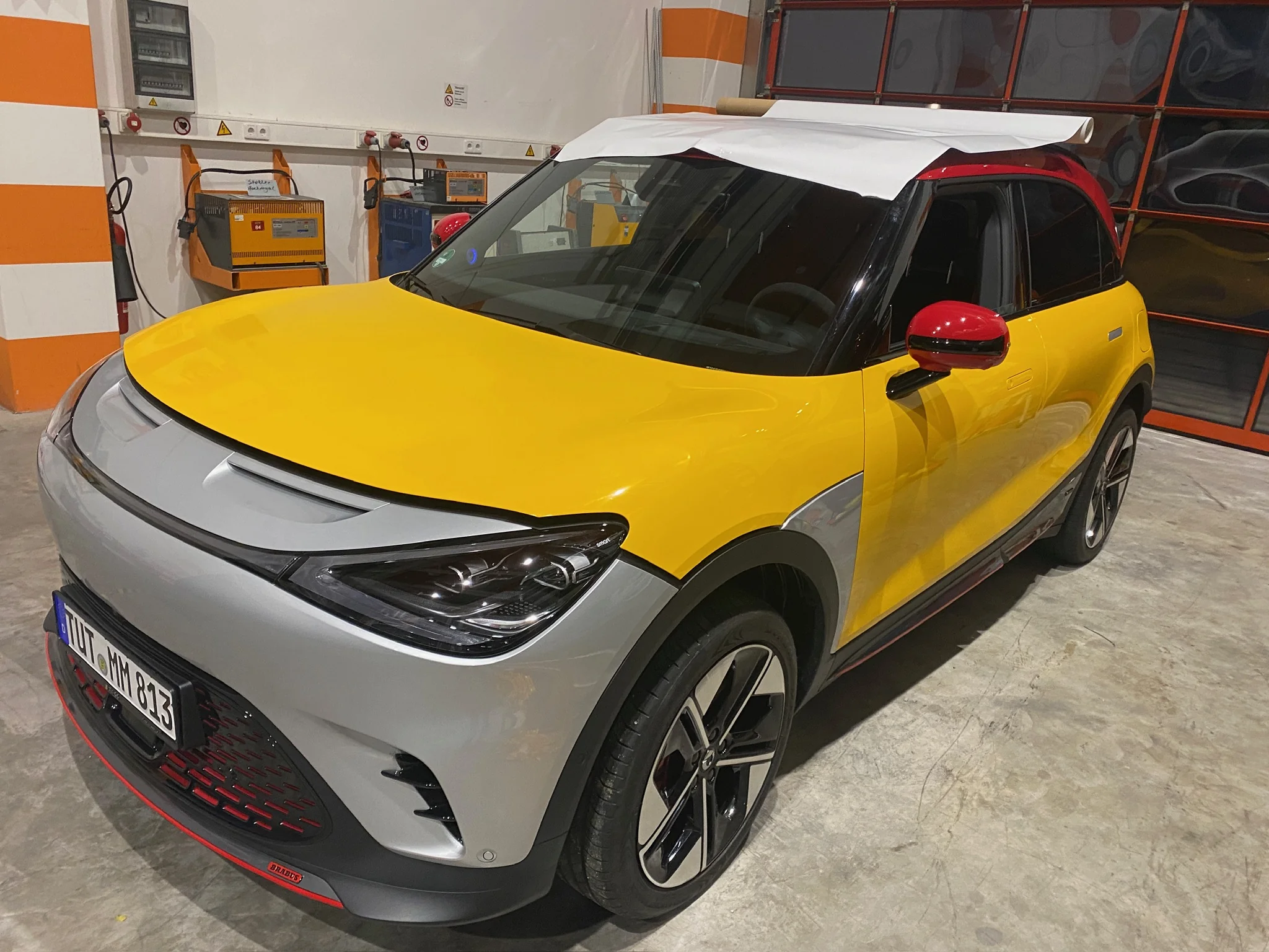 smart #1 – Vollfolierung Gelb, Dach Weiß – Foto 10