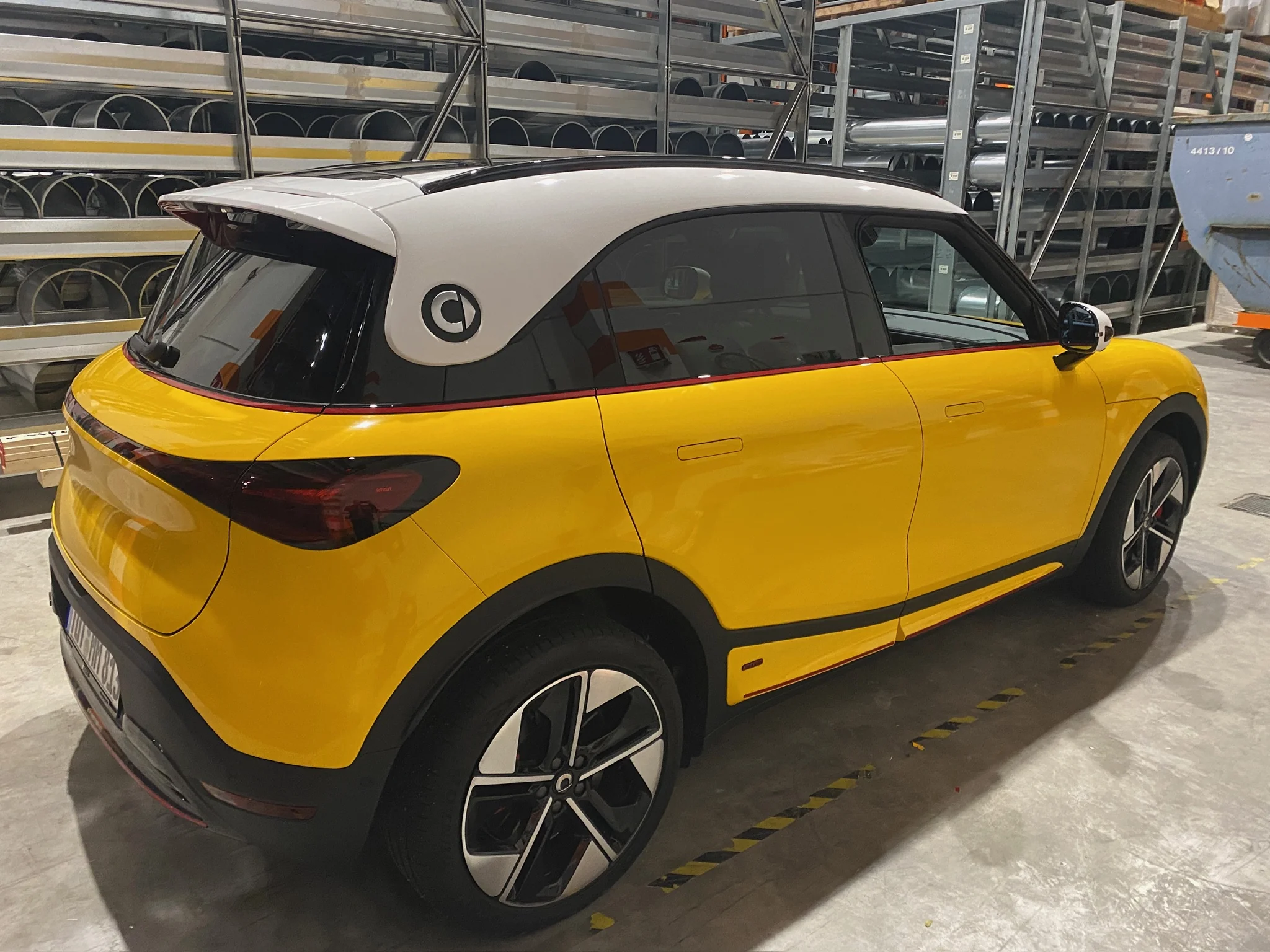 smart #1 – Vollfolierung Gelb, Dach Weiß – Foto 14