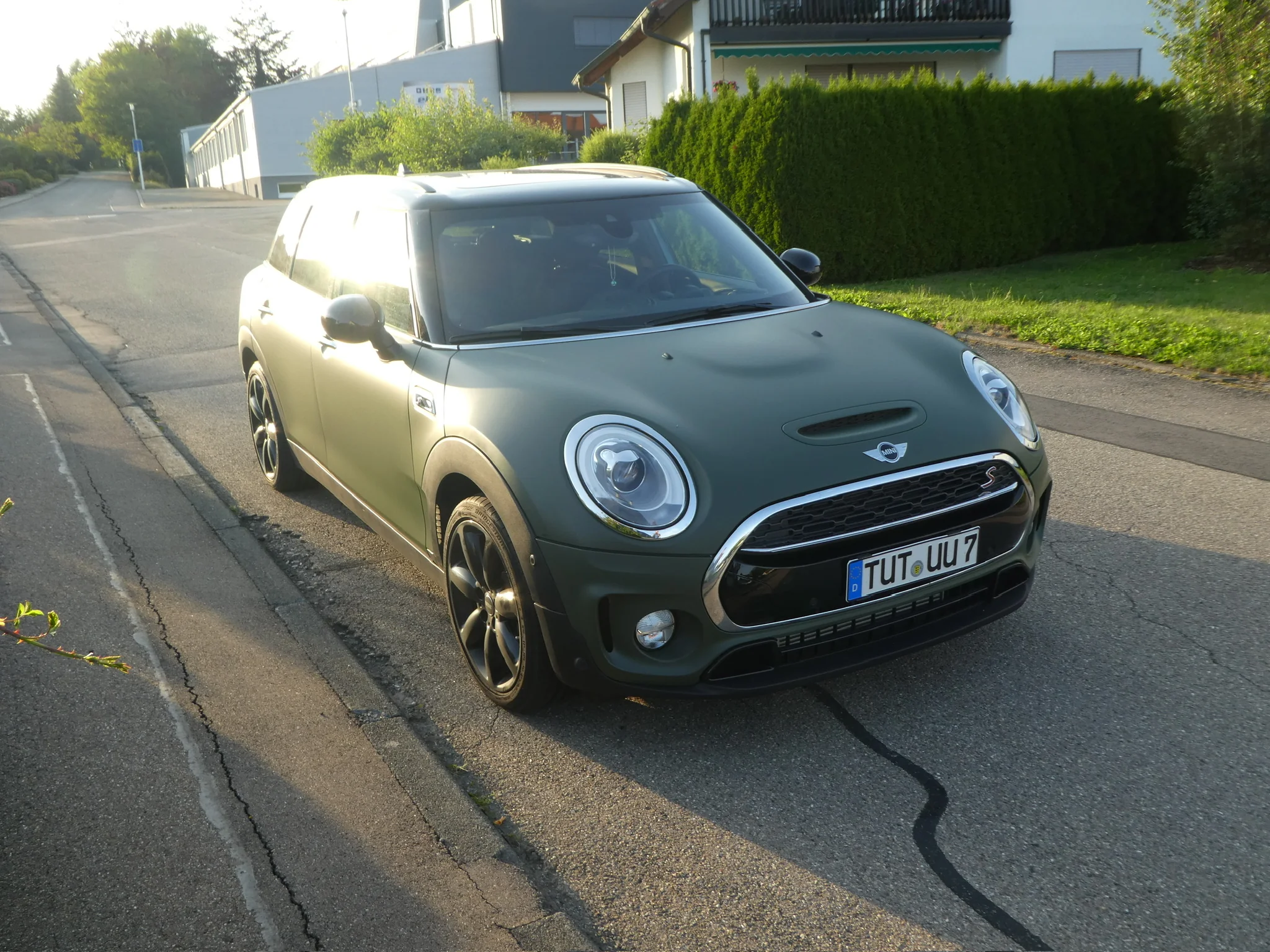 MINI Clubman – Vollfolierung Olivgrün matt – Foto 1