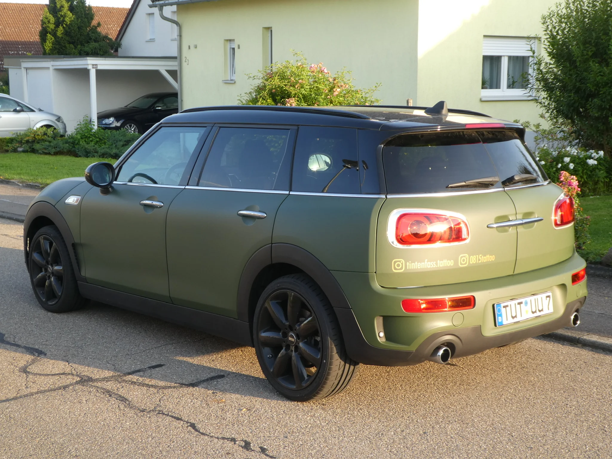 MINI Clubman – Vollfolierung Olivgrün matt – Foto 3