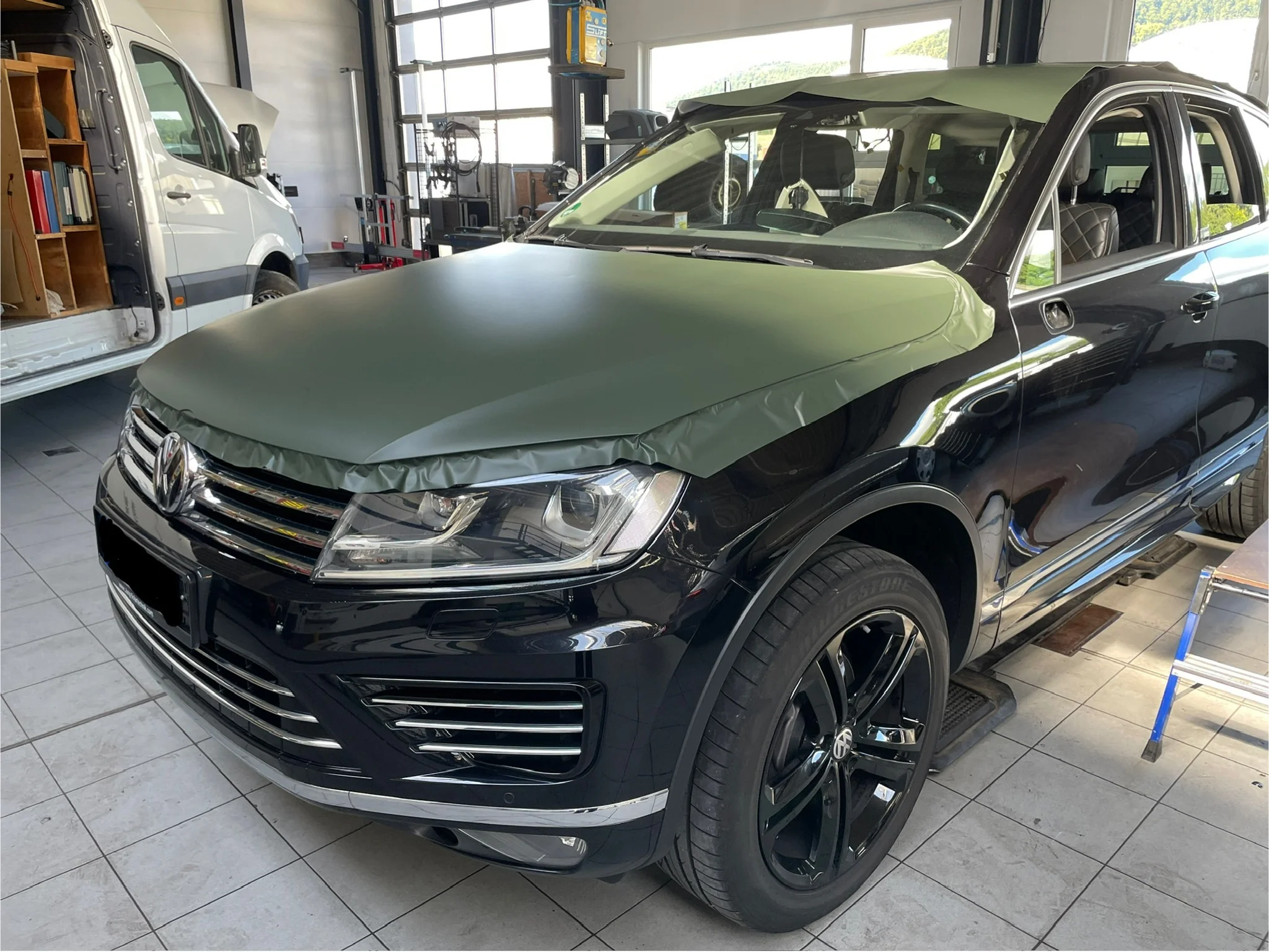Partial wrap on a car – precisely applied colour film on part of the bodywork