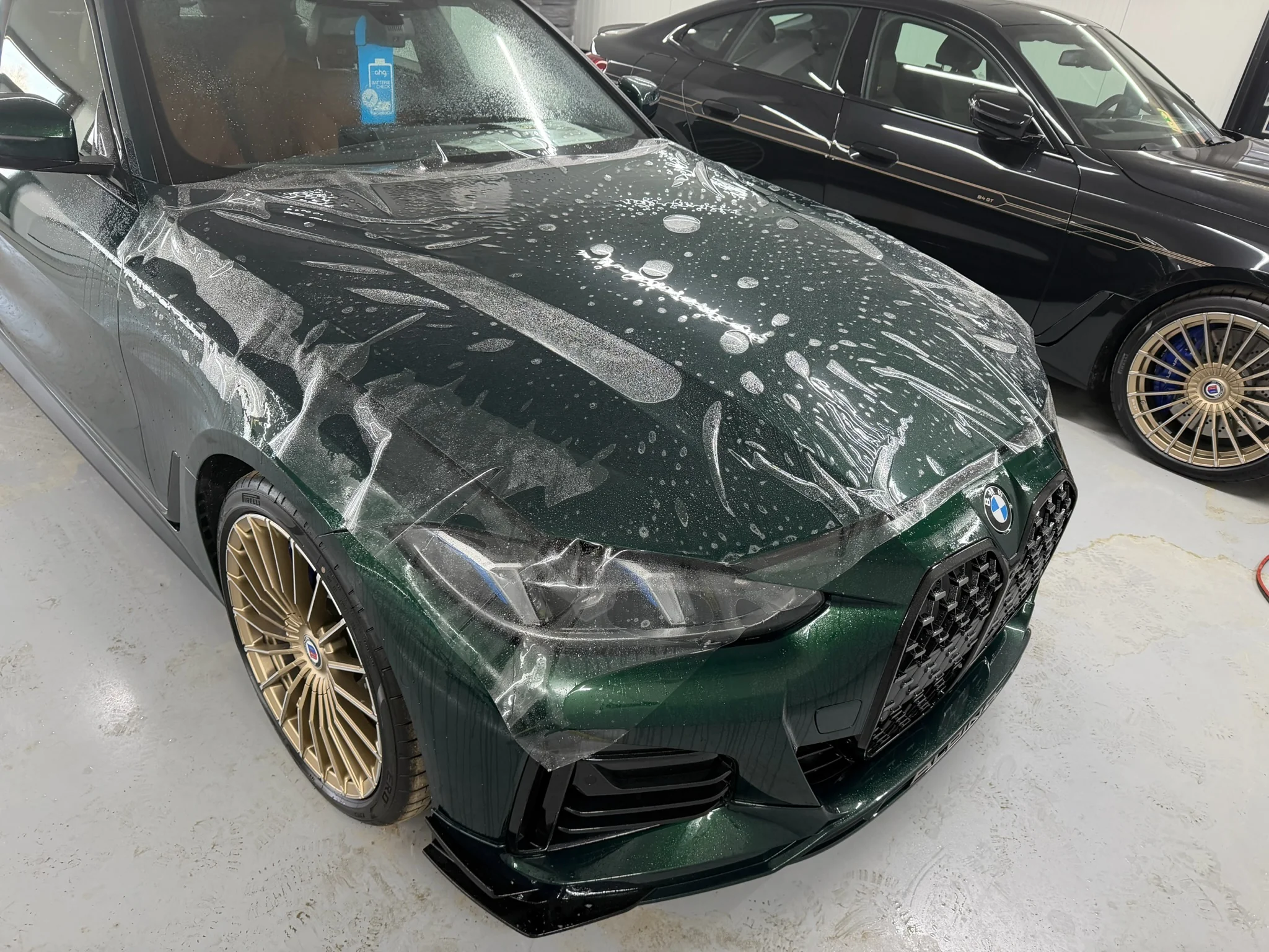 BMW Alpina – защитная плёнка на тёмно-зелёном