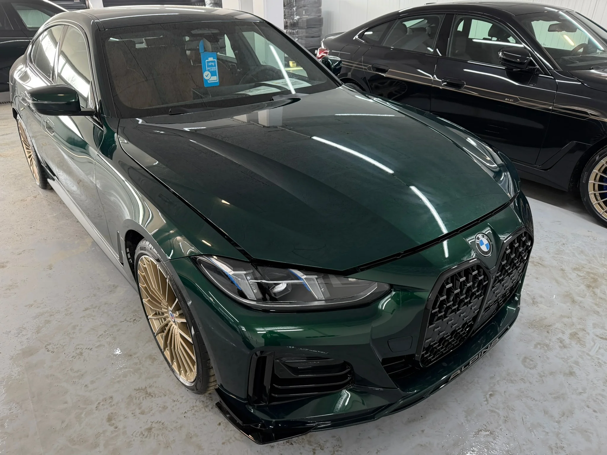 Защитная плёнка PPF, нанесённая на кузов автомобиля