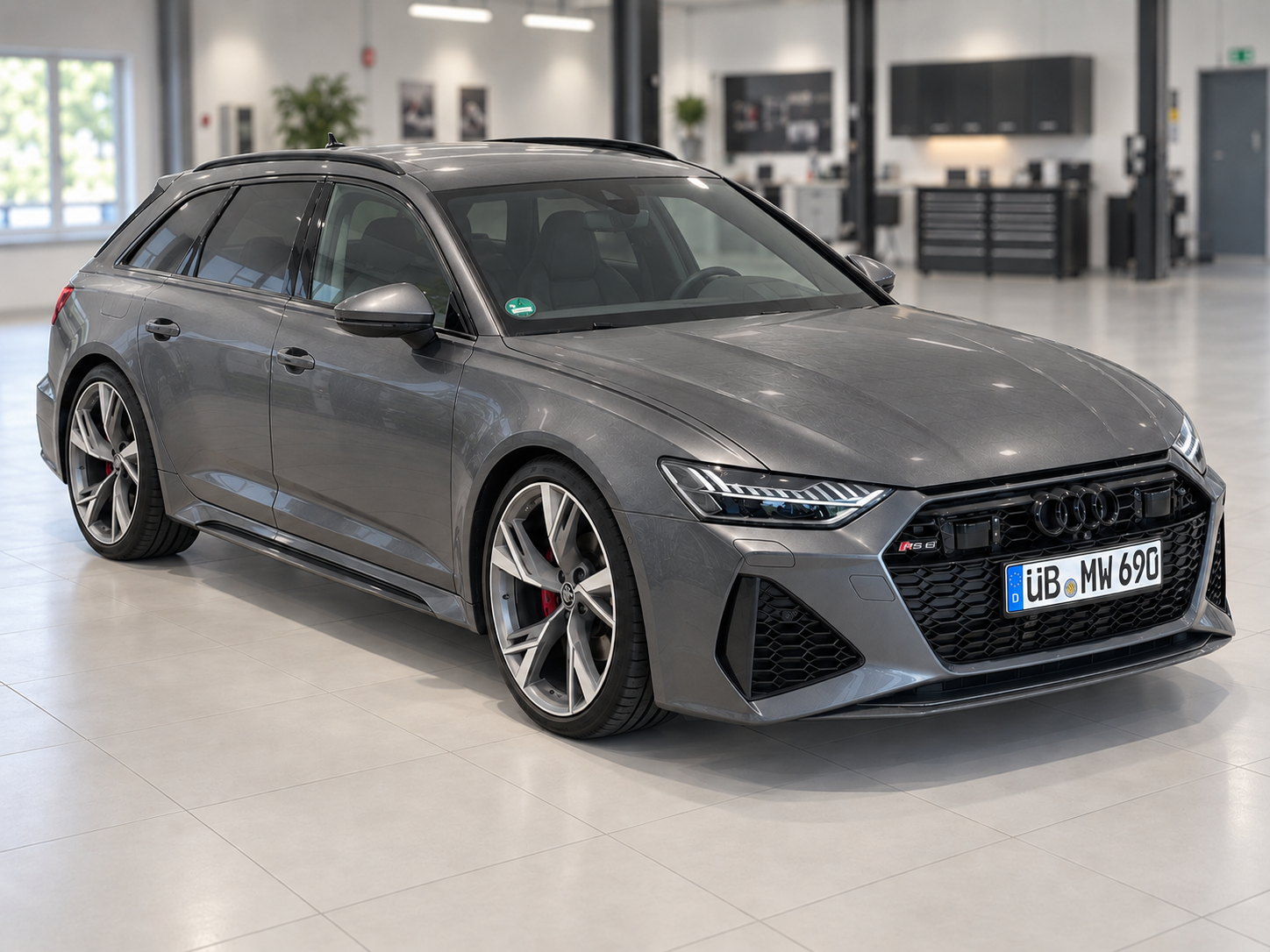 Audi RS6 с тусклым, уставшим лаком до оклейки защитной плёнкой