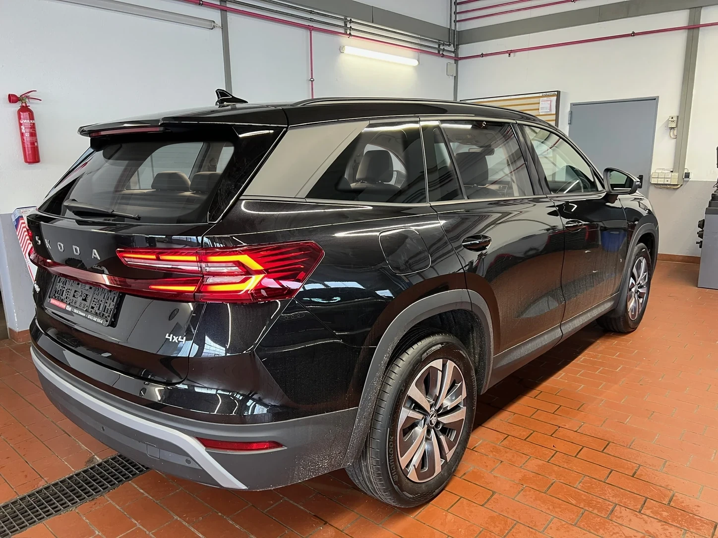 Car window without solar tint